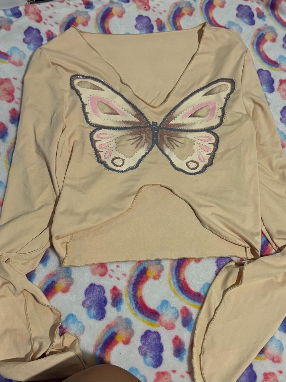SHEIN Beige Butterfly V‑Neck Long Sleeve Crop Top